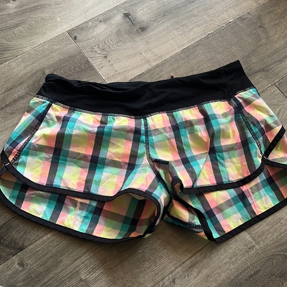 Lululemon Speedcross Shorts - Picture 2 of 3